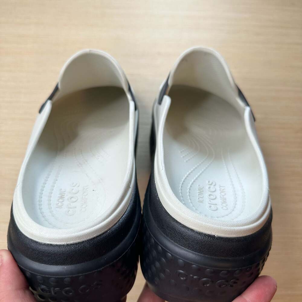 RARE Iconic confort Crocs Stomp Loafer in Linen/Black size 12 - Picture 4 of 7